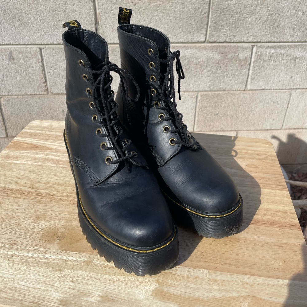 Dr. Martens Women's Shriver Hi Fashion Boot, Black Burnished Wyoming, US Size 9
